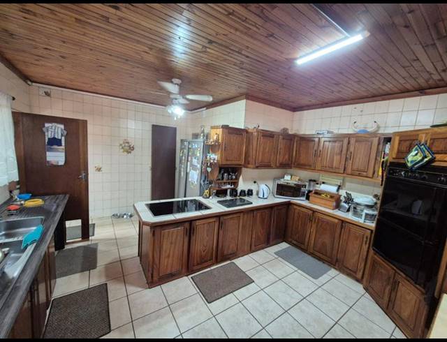 4 BEDROOM HOUSE FOR SALE IN DORANDIA